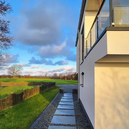 Exclusive Strandvilla Mit Meerblick In Grossenbrode